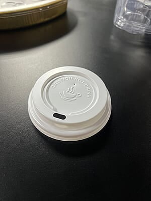 Tapadera Blanca para Vaso de Cafe 8oz RISTRA 50unds